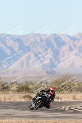 media/Dec-07-2025-CVMA (Sun) [[3e7d2de5dc]]/Race 16-Formula Middleweight/